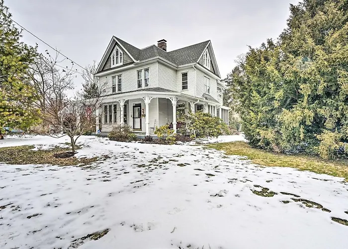 Spacious Getaway 7 Mi To Whitetail Slopes!